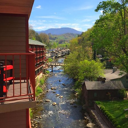 Baymont By Wyndham Gatlinburg On The River Extérieur photo