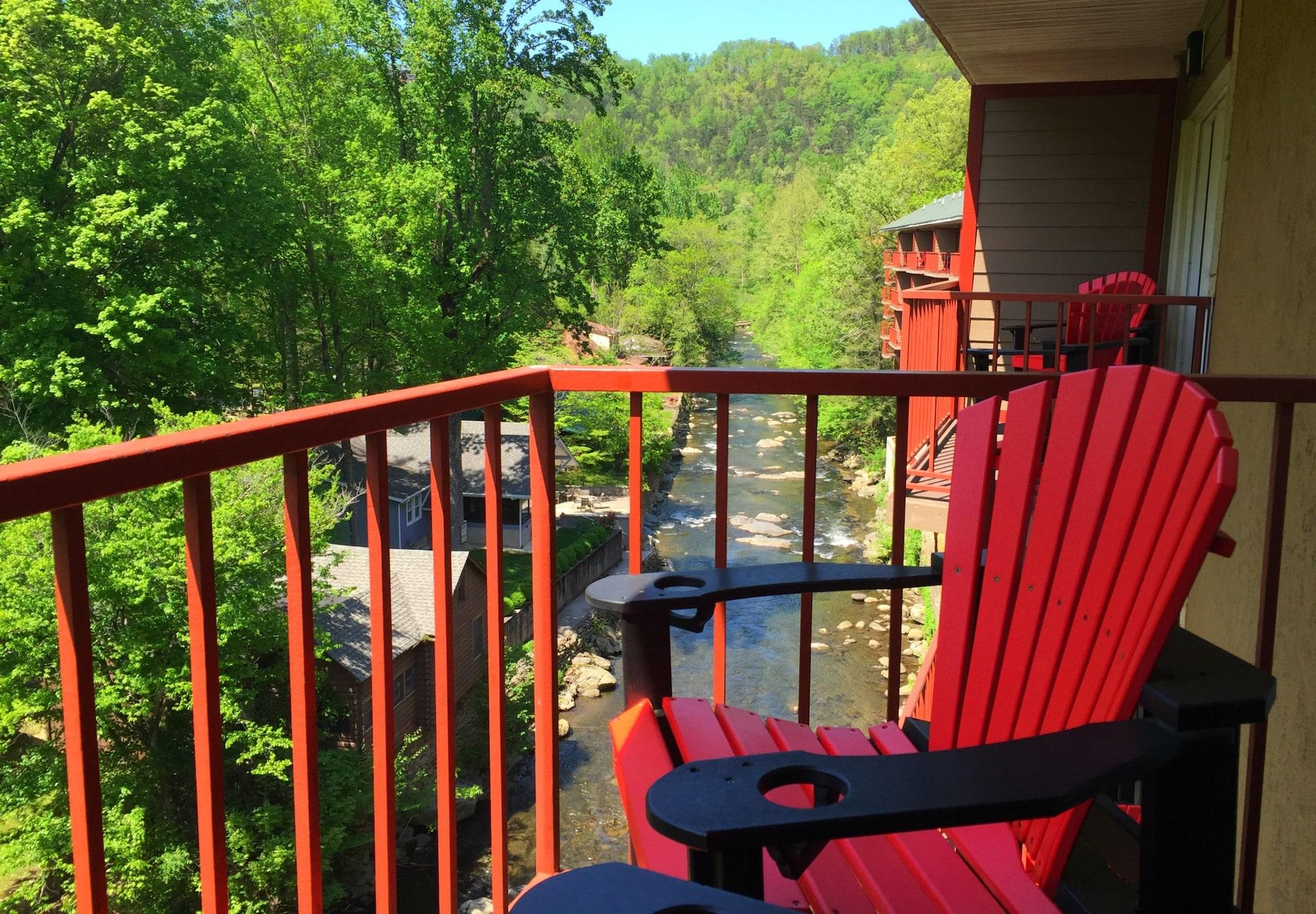 Baymont By Wyndham Gatlinburg On The River Extérieur photo