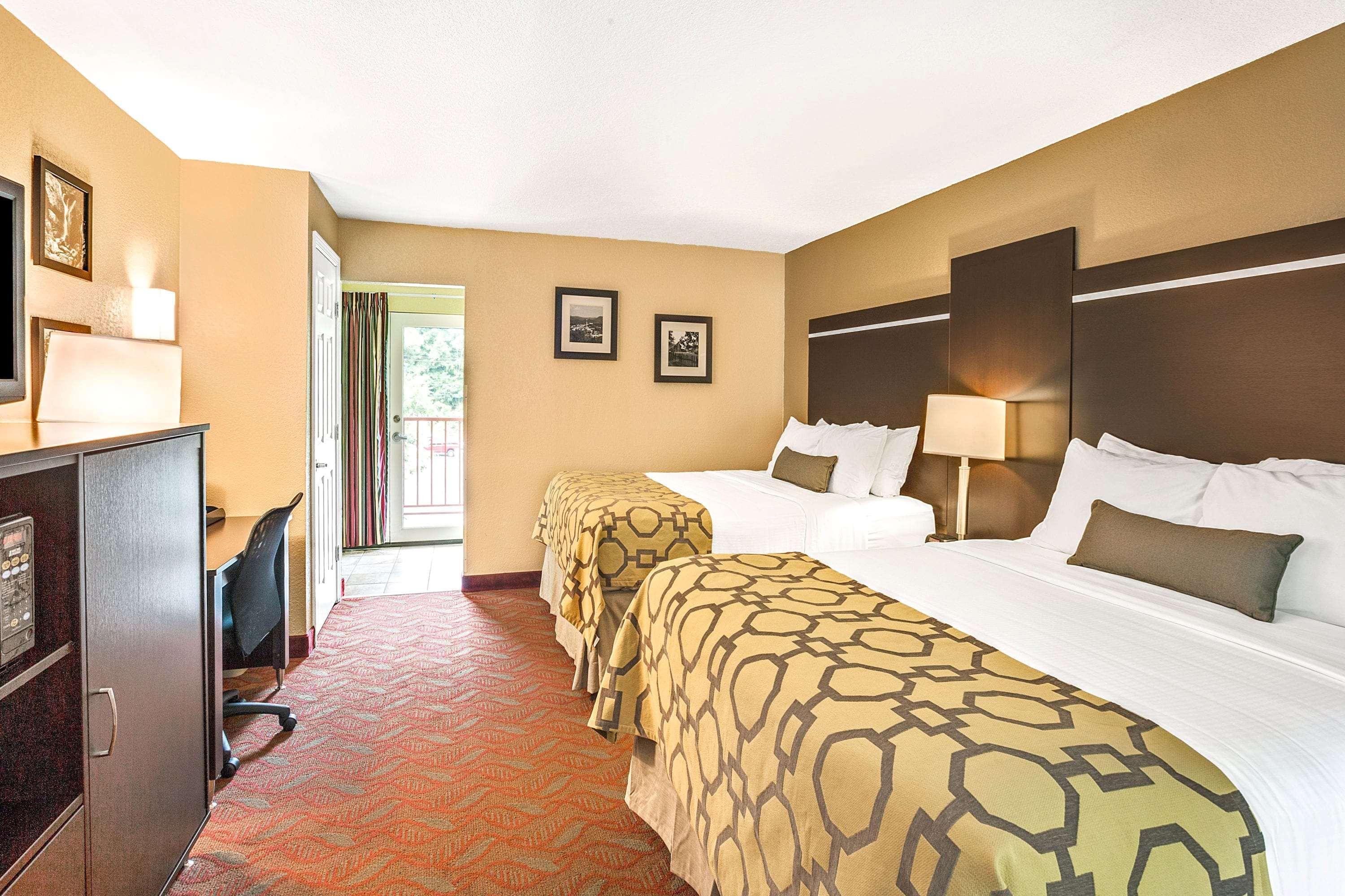 Baymont By Wyndham Gatlinburg On The River Extérieur photo