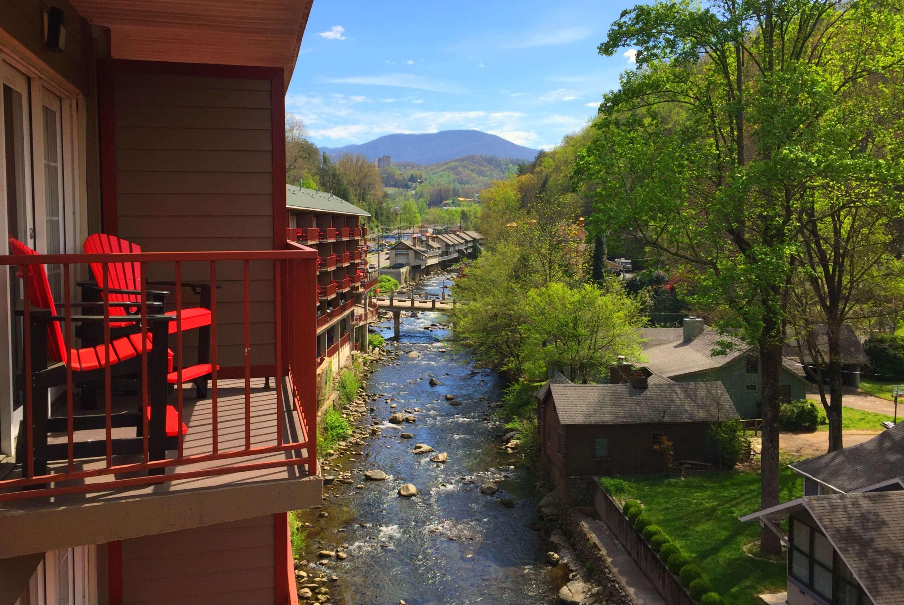 Baymont By Wyndham Gatlinburg On The River Extérieur photo