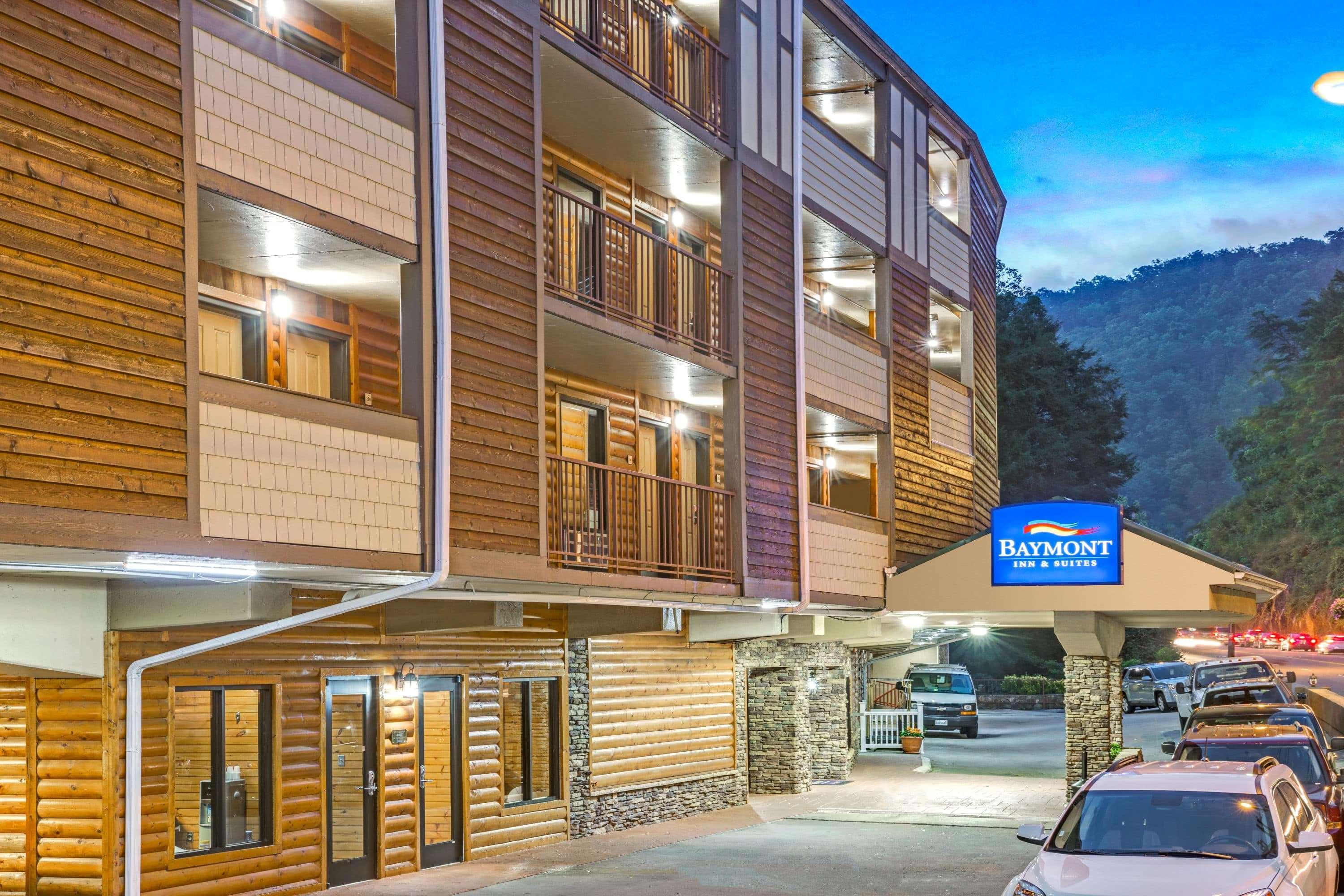 Baymont By Wyndham Gatlinburg On The River Extérieur photo