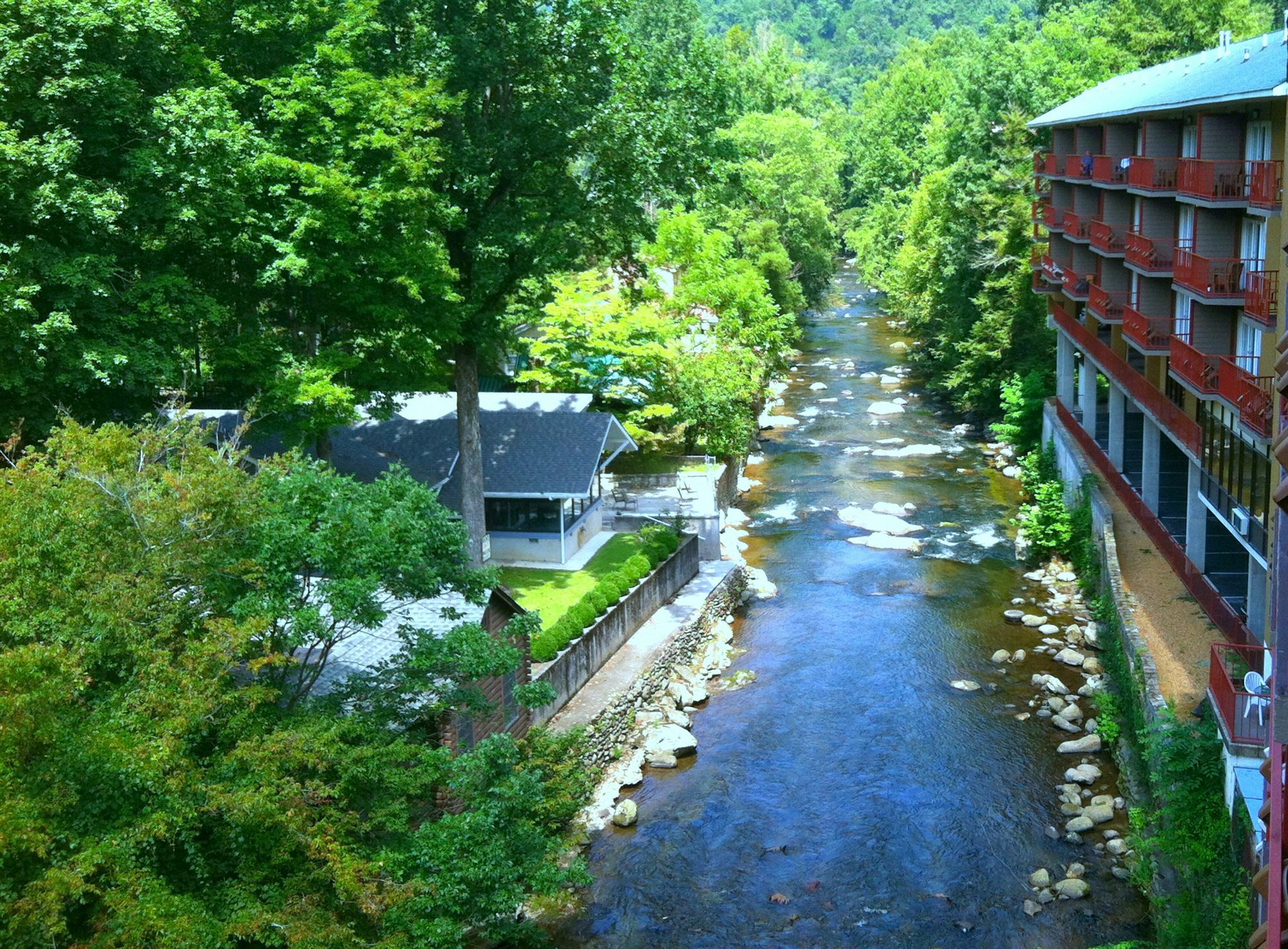 Baymont By Wyndham Gatlinburg On The River Extérieur photo