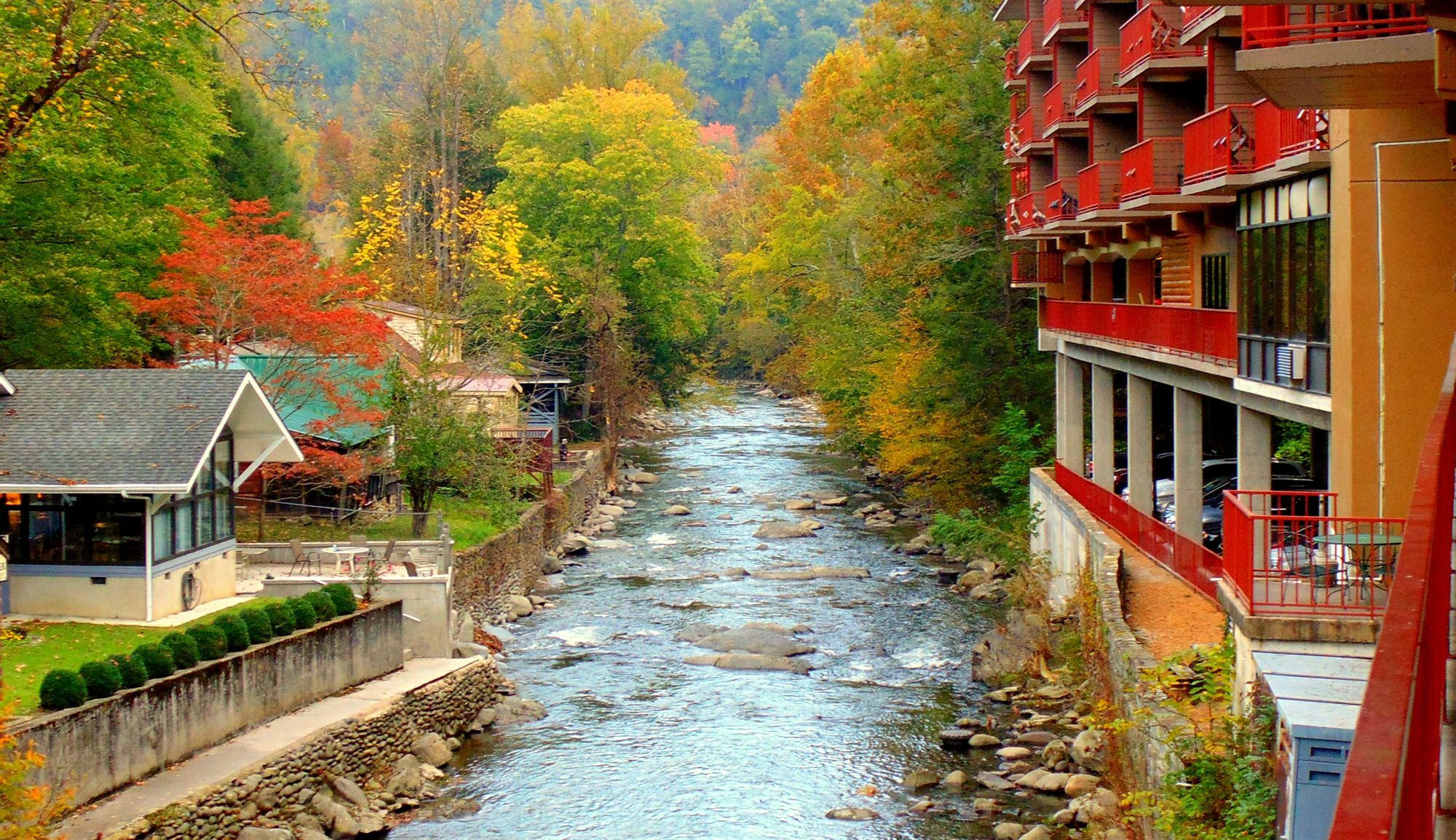 Baymont By Wyndham Gatlinburg On The River Extérieur photo