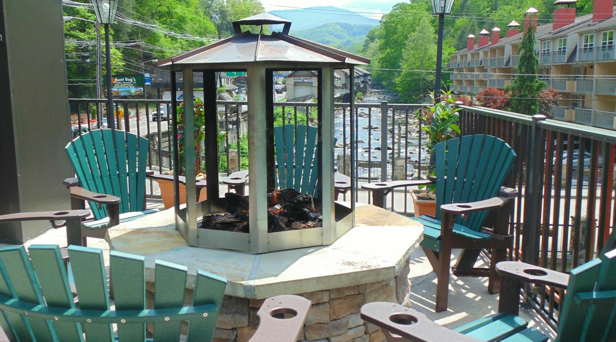 Baymont By Wyndham Gatlinburg On The River Extérieur photo
