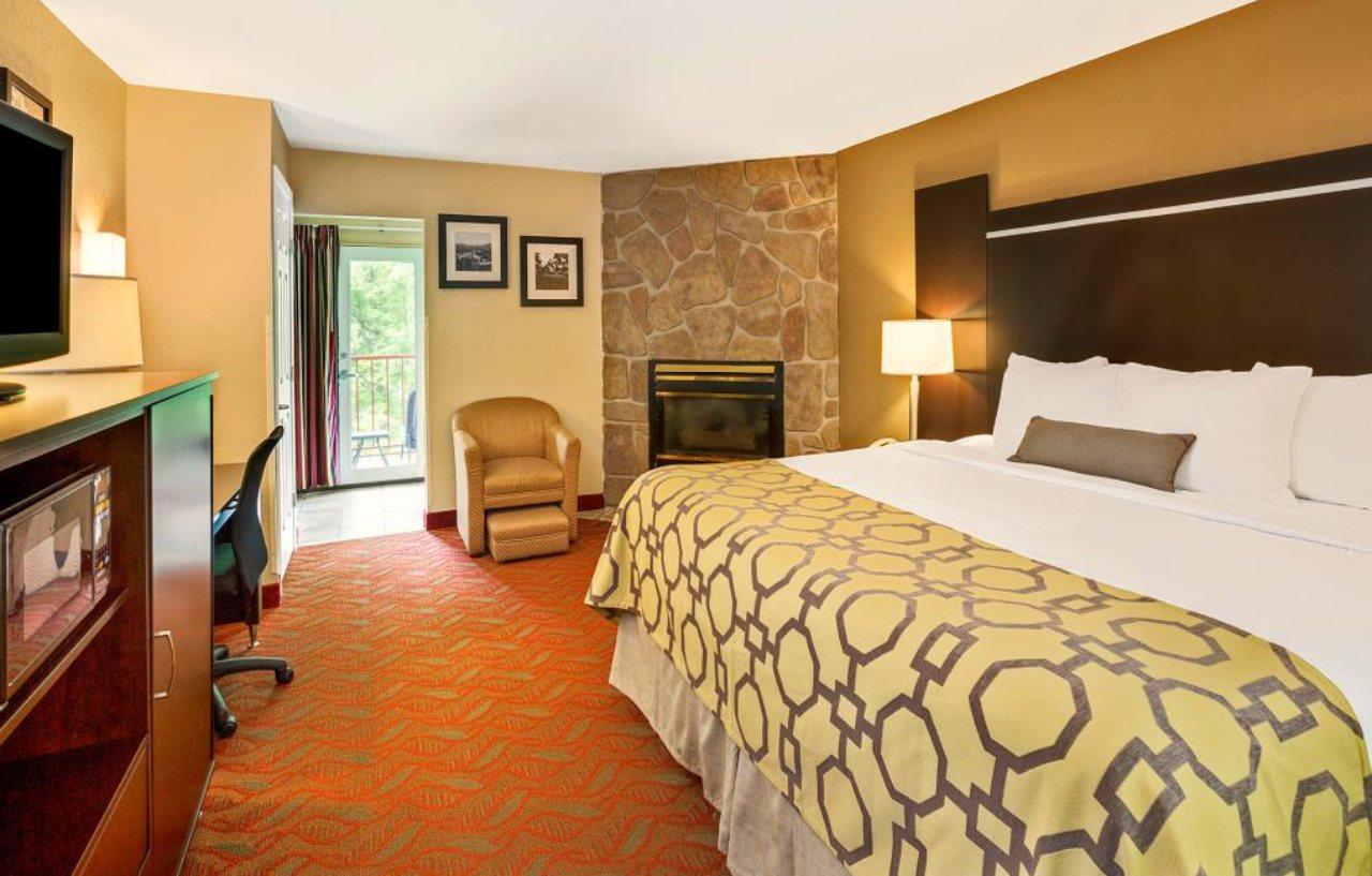 Baymont By Wyndham Gatlinburg On The River Extérieur photo