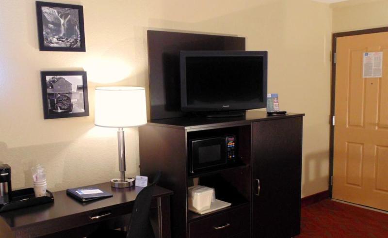 Baymont By Wyndham Gatlinburg On The River Extérieur photo